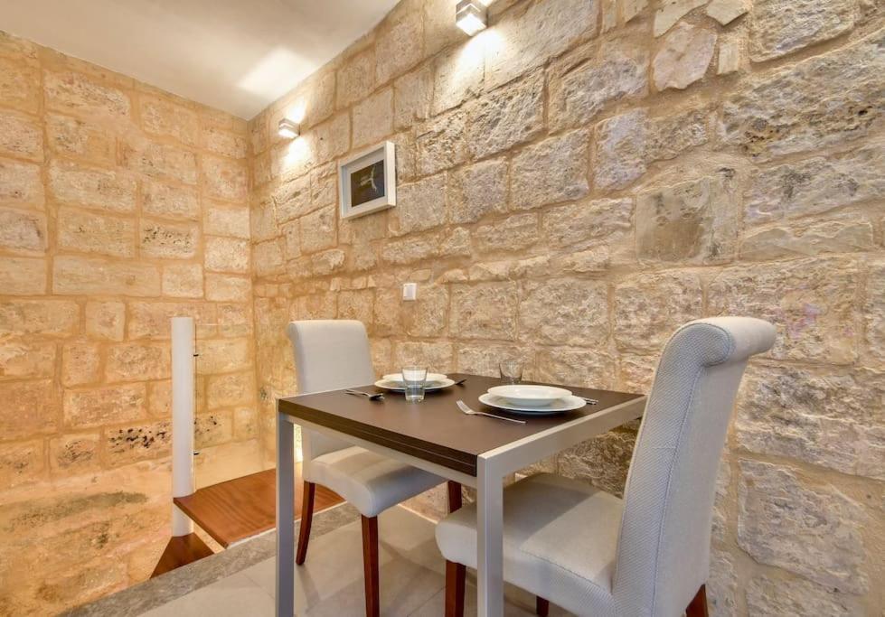 Orangery 101 - Duplex Studio Lägenhet Valletta Exteriör bild