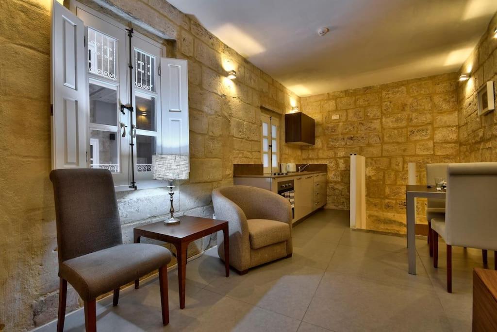 Orangery 101 - Duplex Studio Lägenhet Valletta Exteriör bild